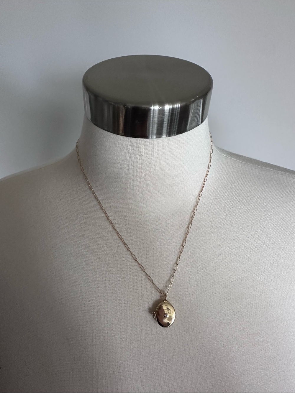 Electric Picks 14kt Gold Plated Oval Locket Necklace Dainty Paperclip 18" Chain - Picture 2 of 9